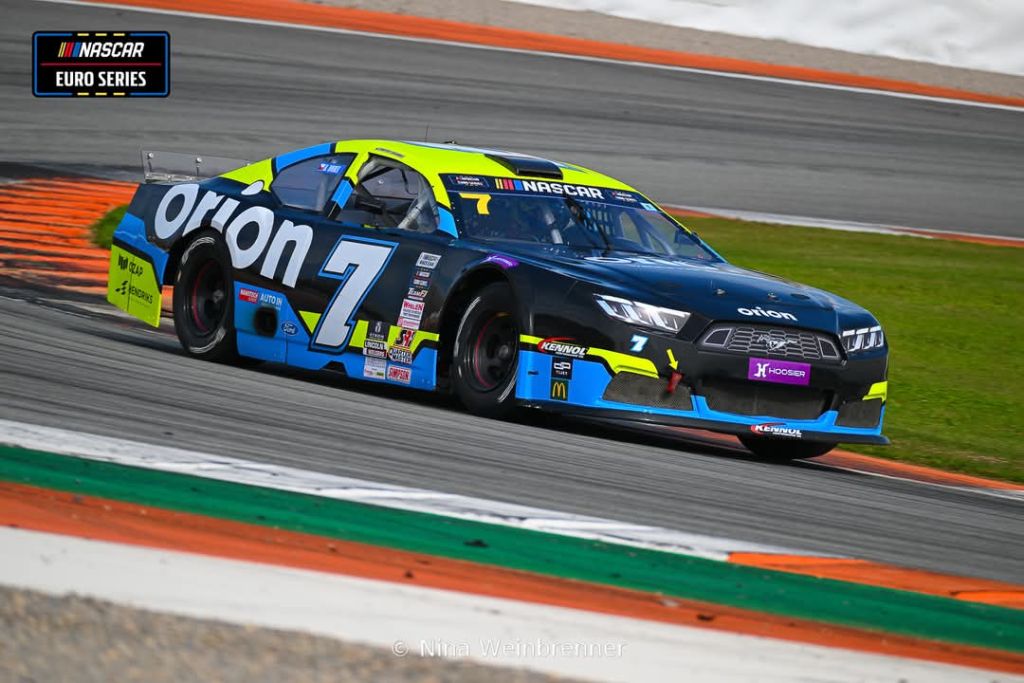 NASCAR Euro Series 2025 Španělsko - Doubek a Česká hymna!